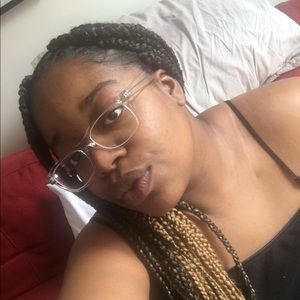 Meet your Posher, Kaila